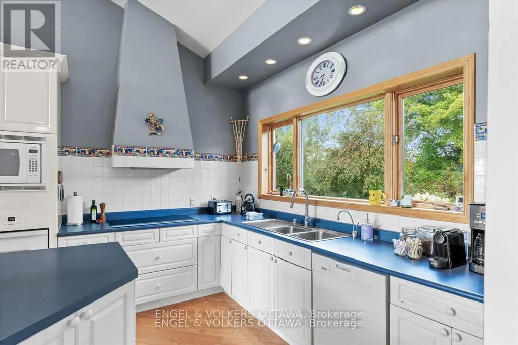 70 BELMONTE LANE