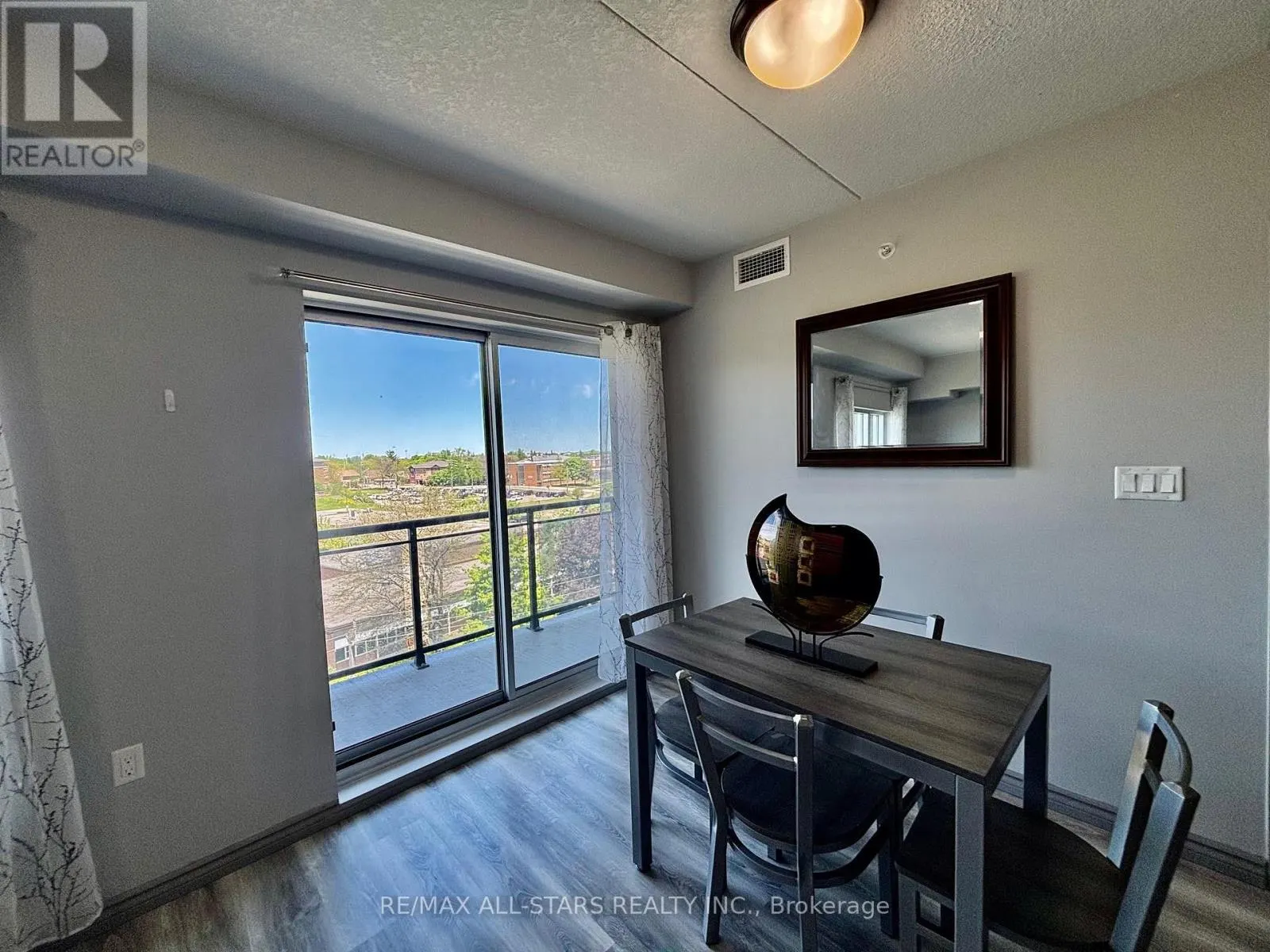 507 - 275 LARCH STREET