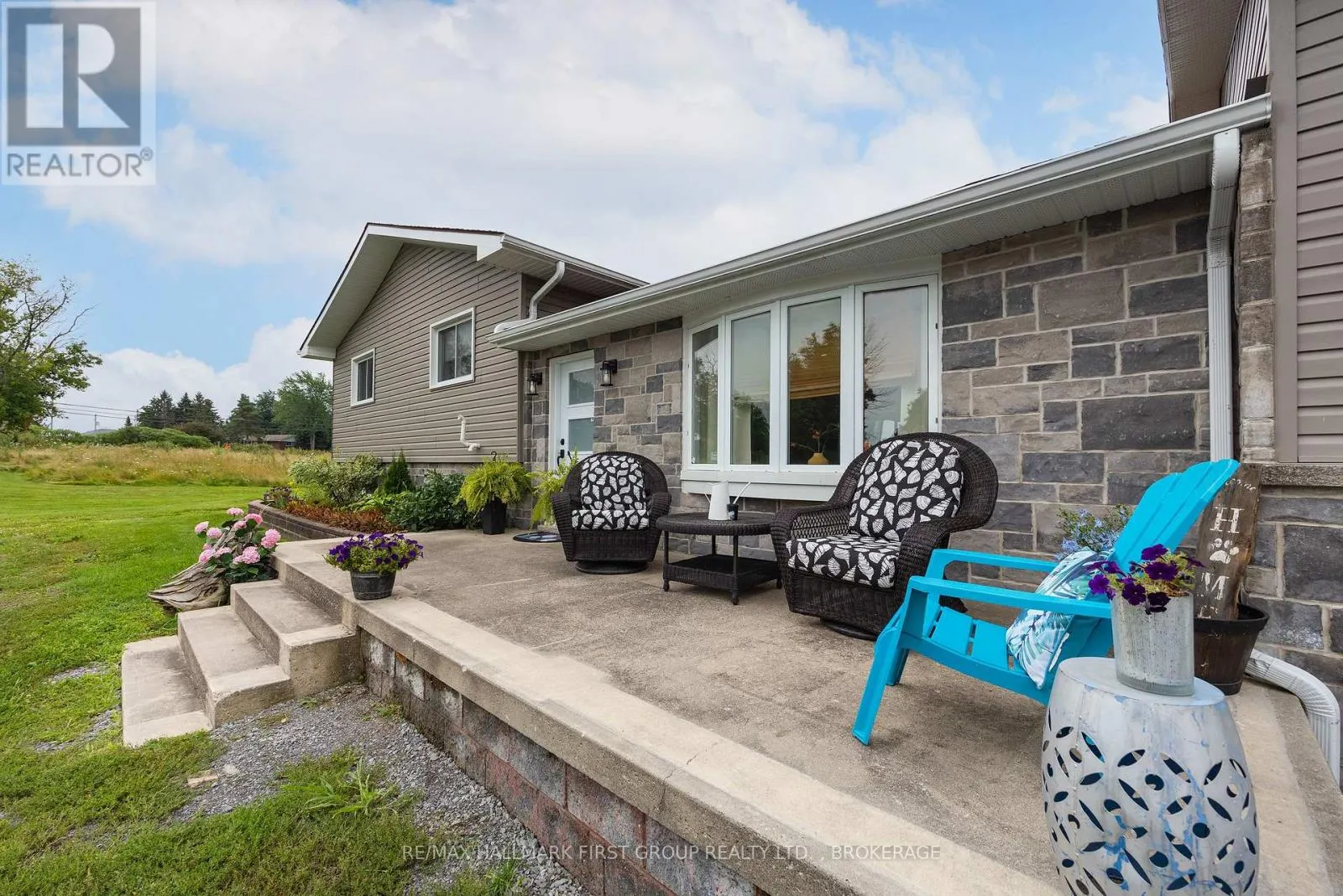 19 SUNSET LANE
