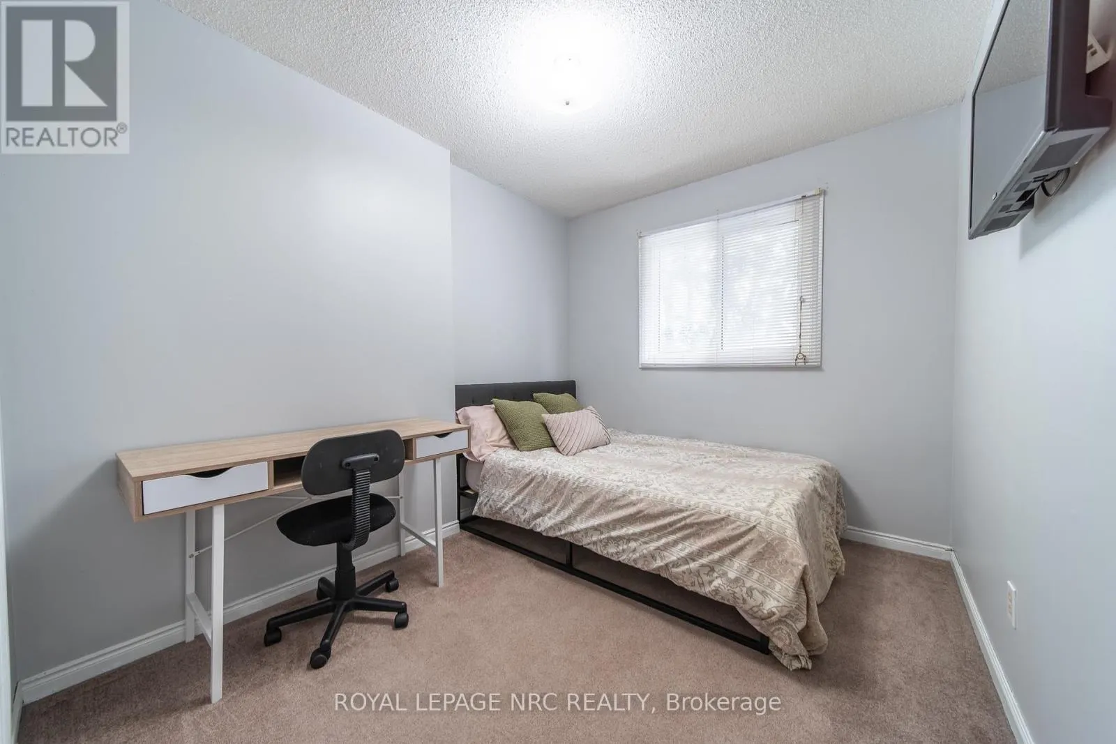 6073 WILDROSE CRESCENT