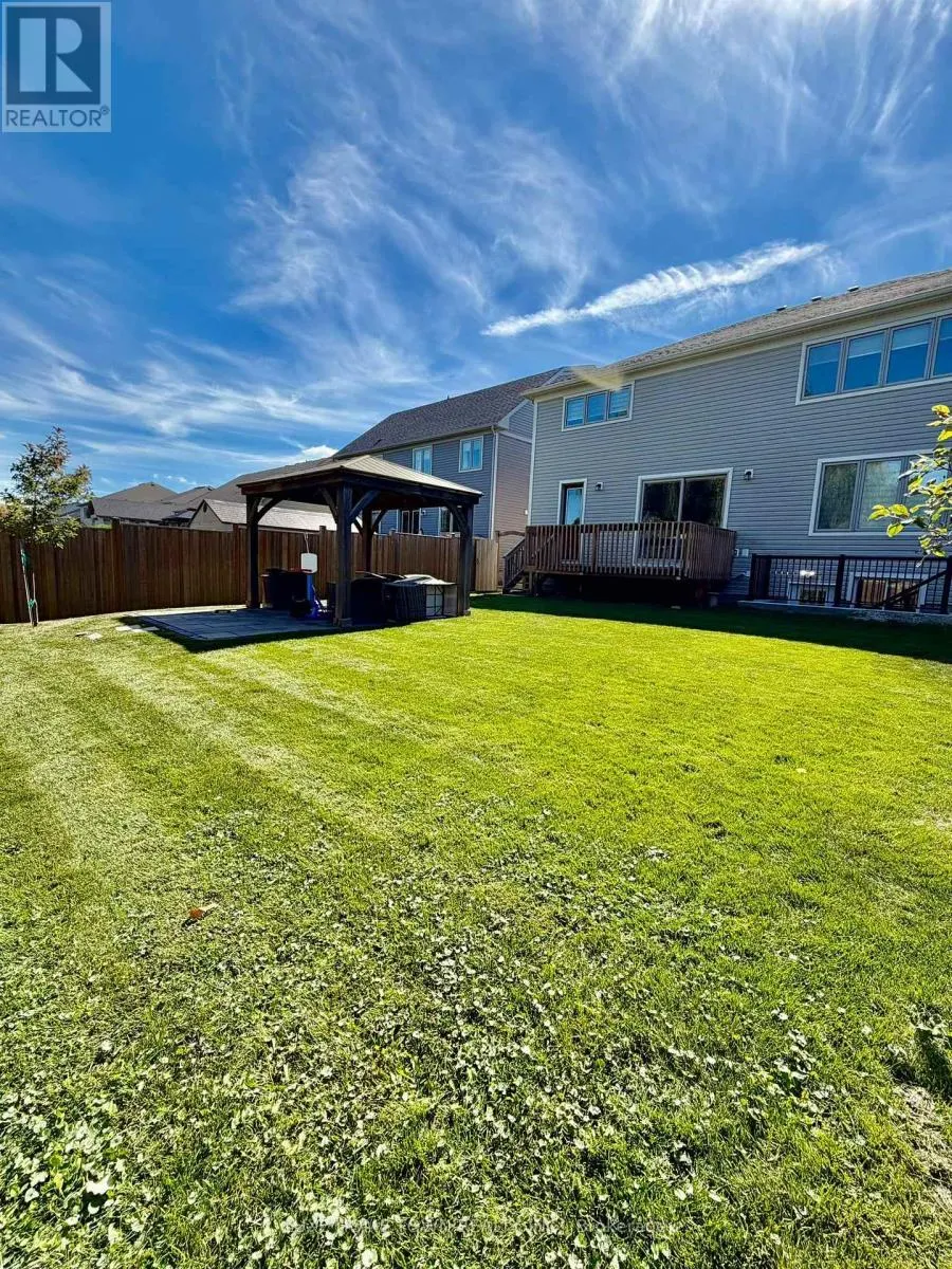 136 HARPIN WAY E