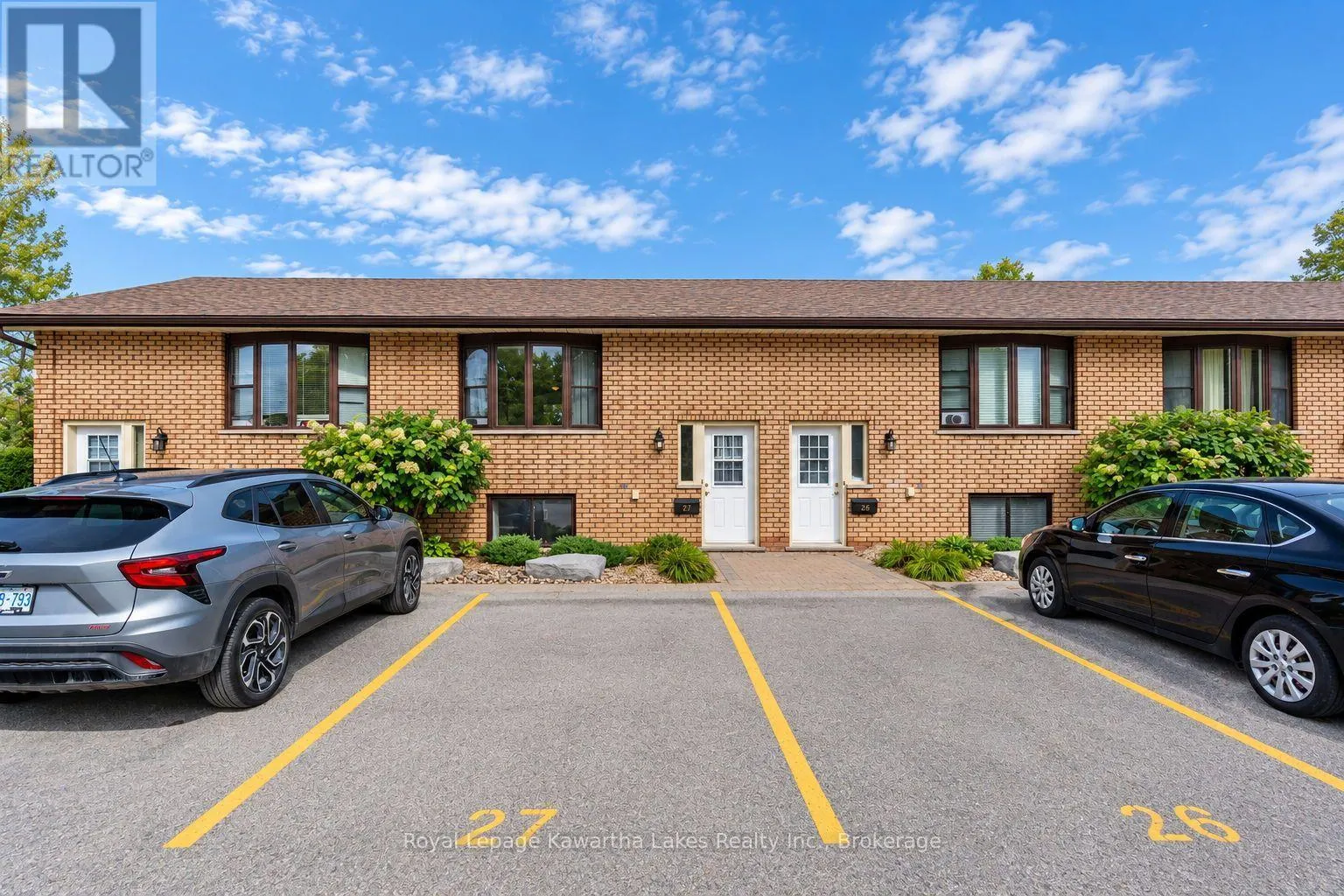 27 - 115 MARY STREET W #27