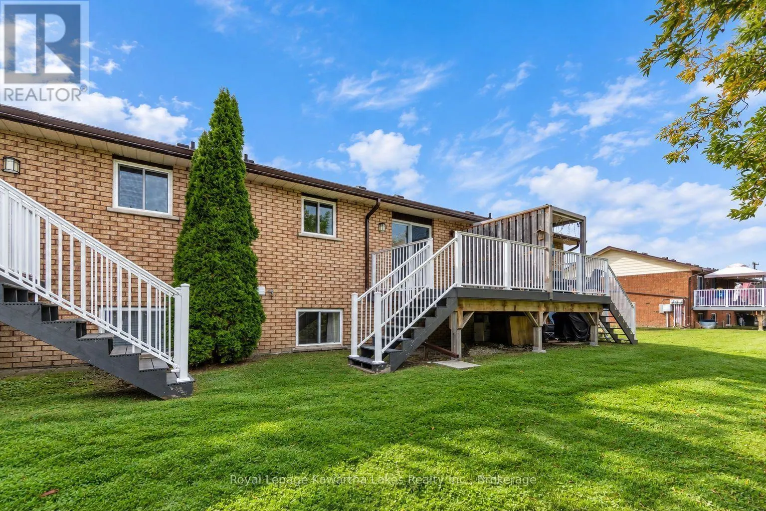 27 - 115 MARY STREET W #27