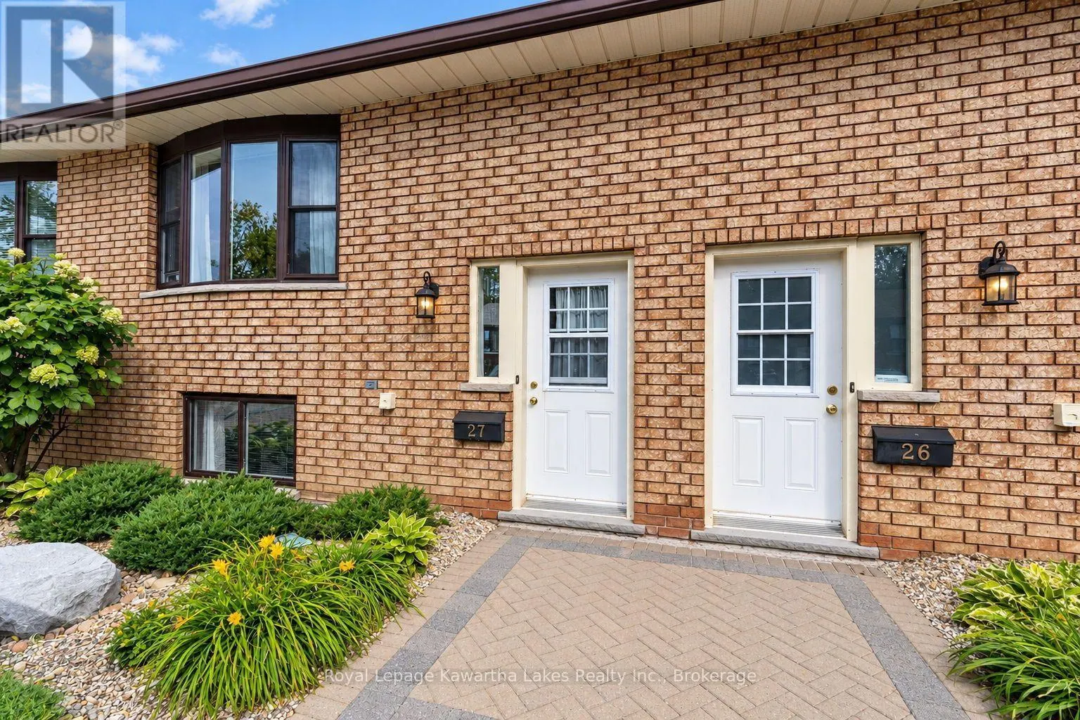 27 - 115 MARY STREET W #27