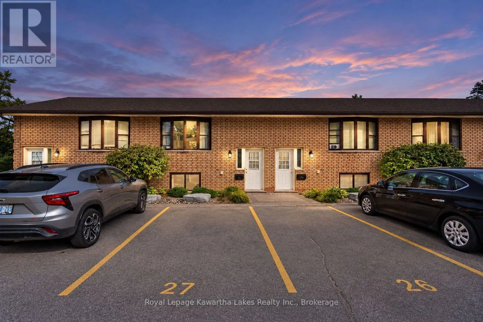 27 - 115 MARY STREET W #27