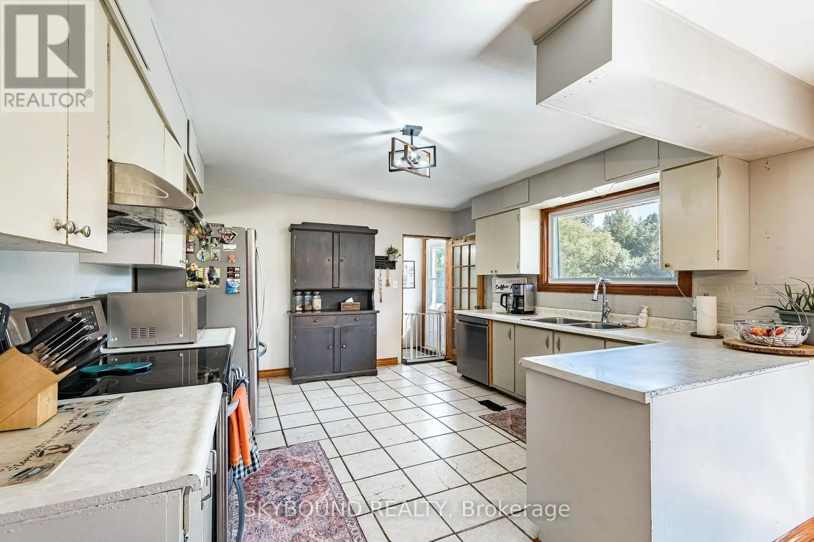 9509 HIGHWAY 124 ROAD