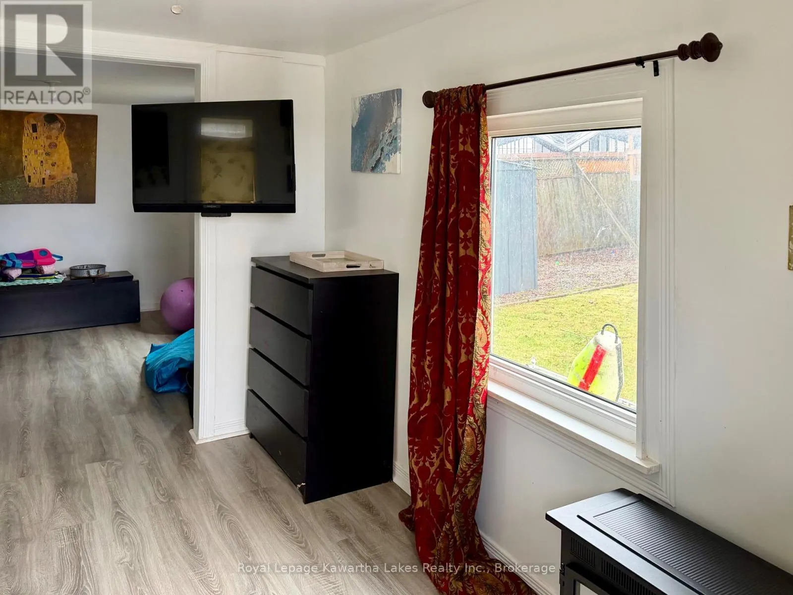 114 COLBORNE STREET W