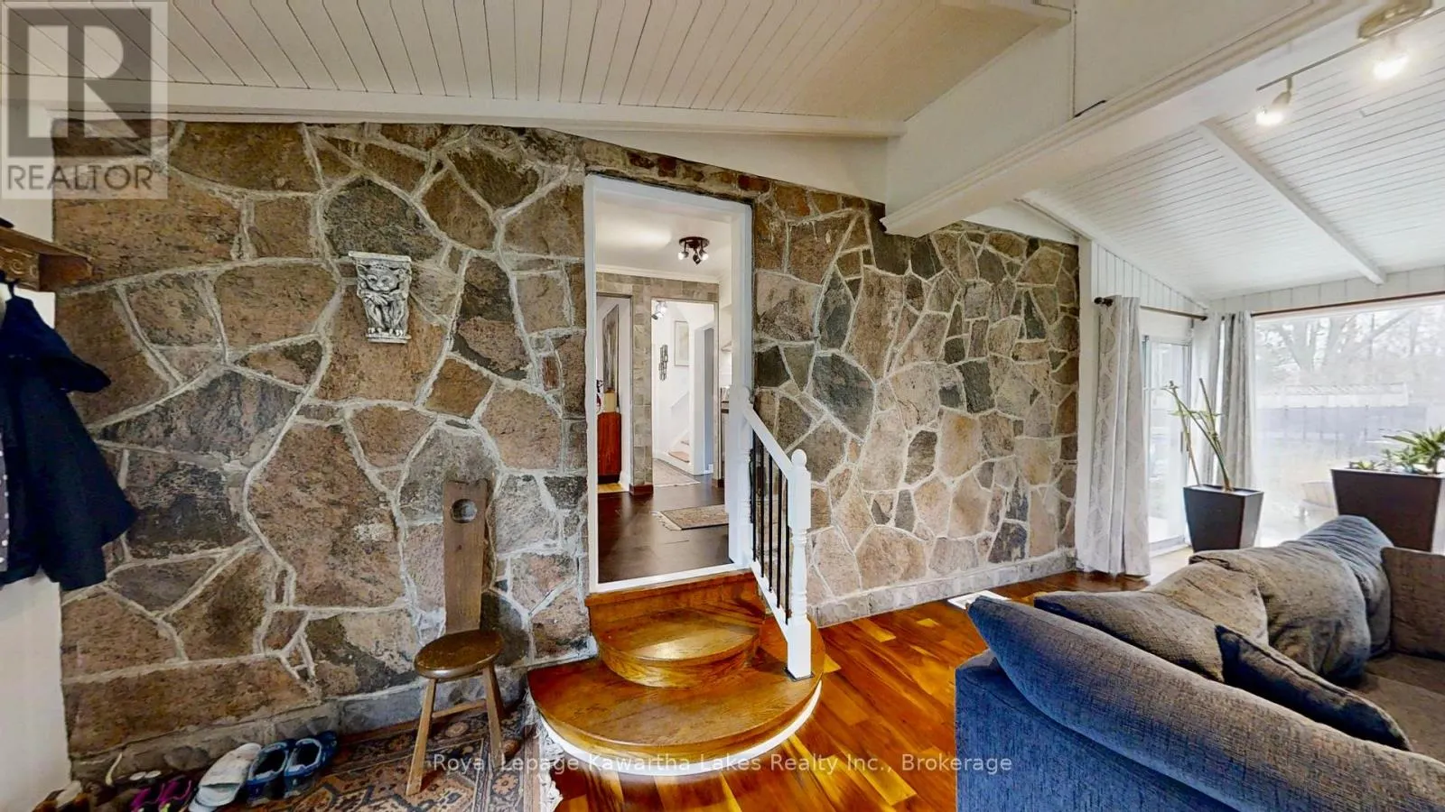 114 COLBORNE STREET W