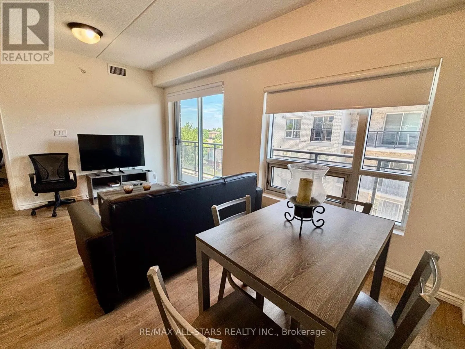 307 - 275 LARCH STREET