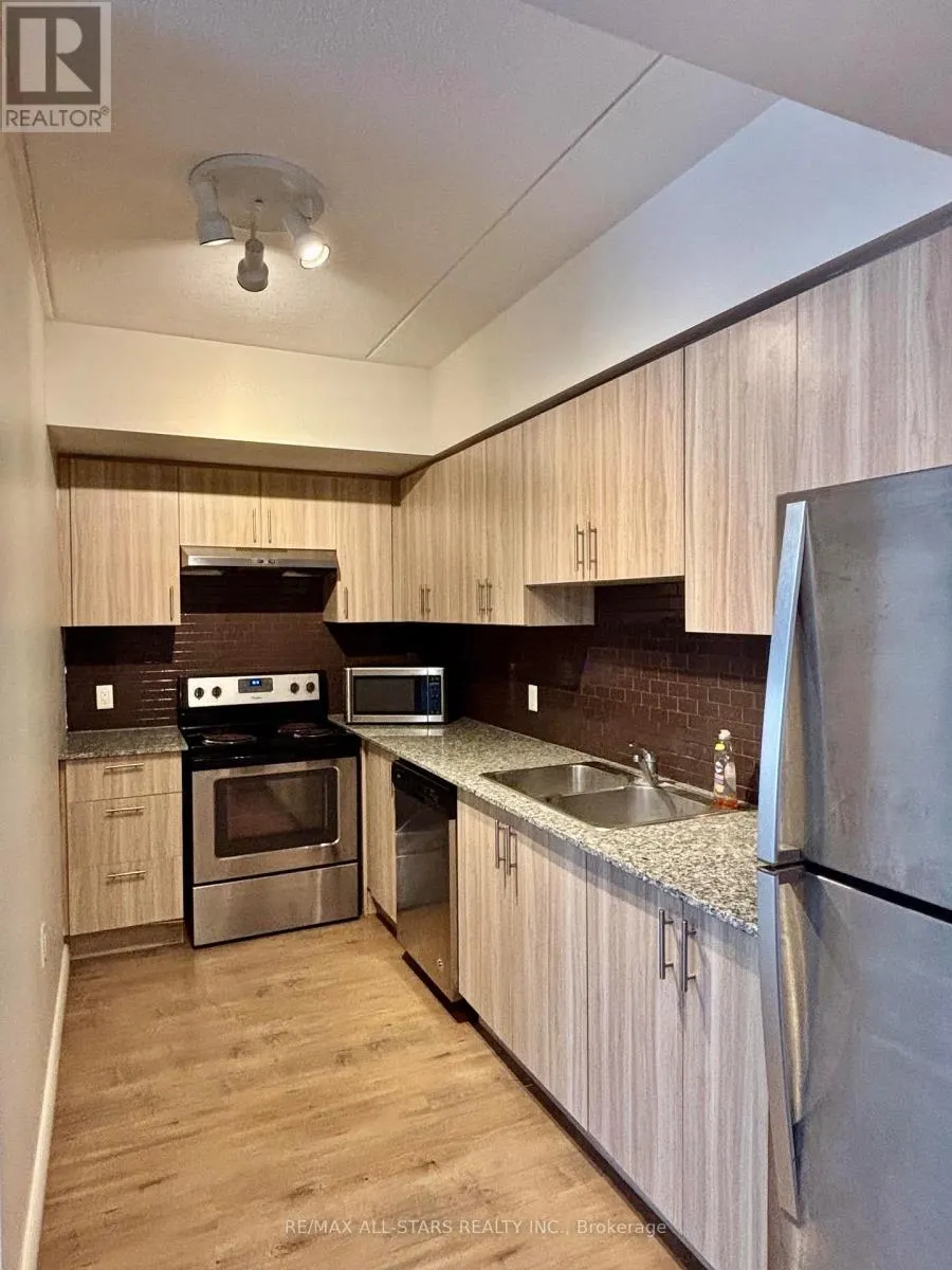 307 - 275 LARCH STREET