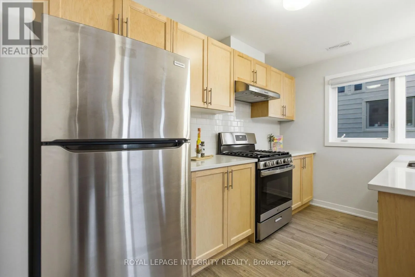 302 PARNIAN PRIVATE