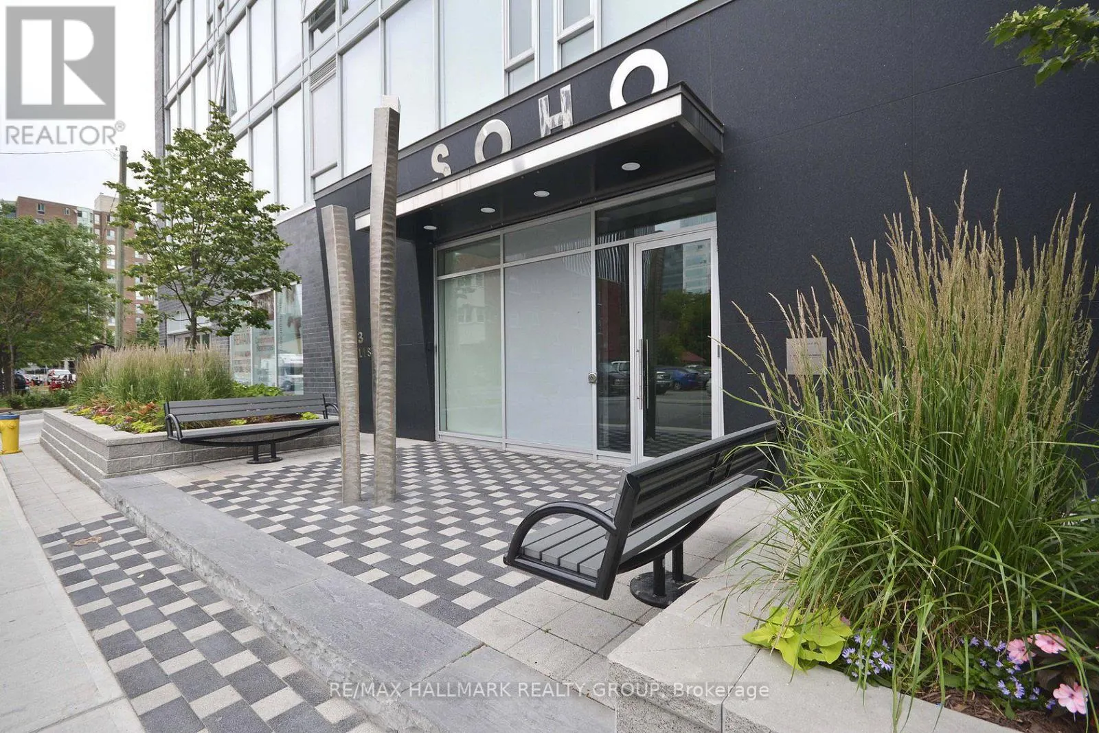 1111 - 300 LISGAR STREET
