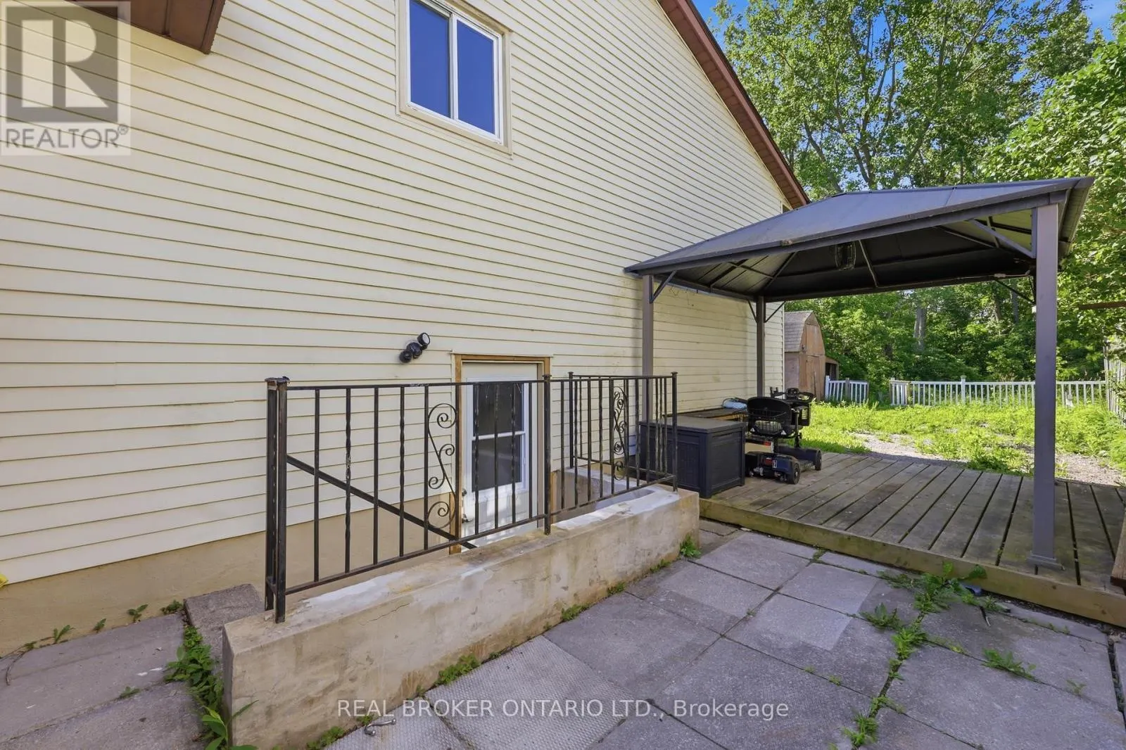 42 TERRACE AVENUE
