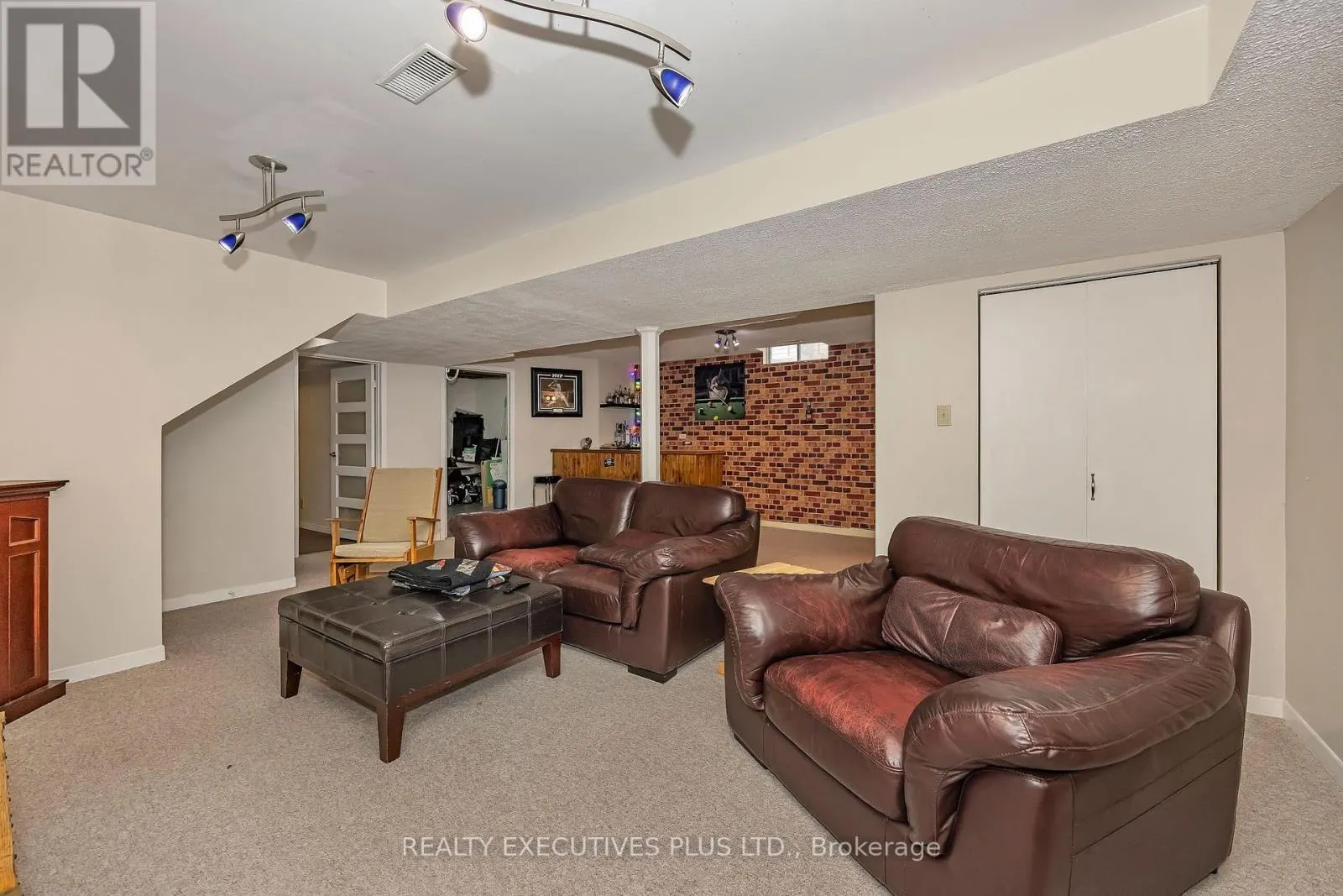 1649 TUPELLO WAY