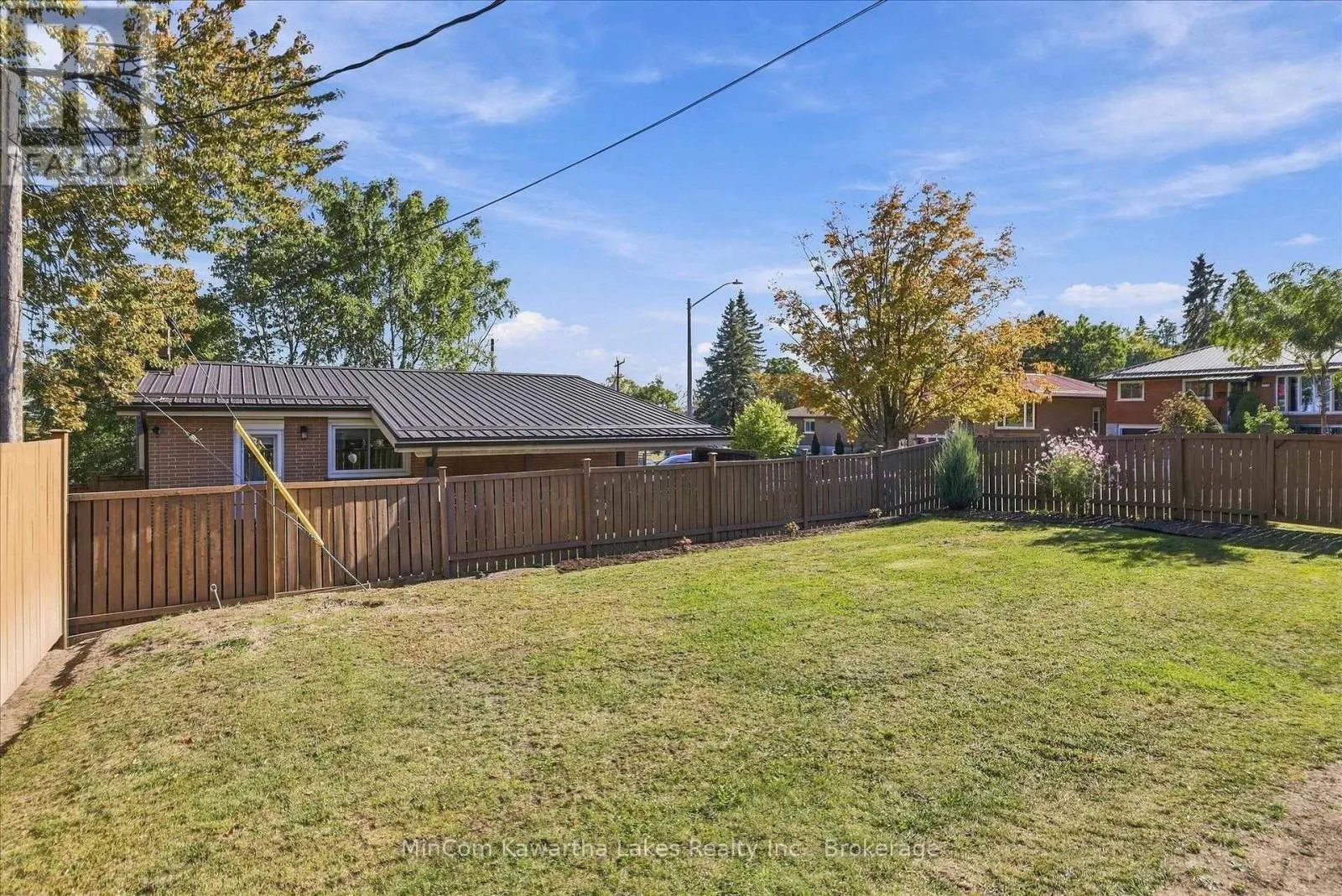 398 APPLEGROVE AVENUE