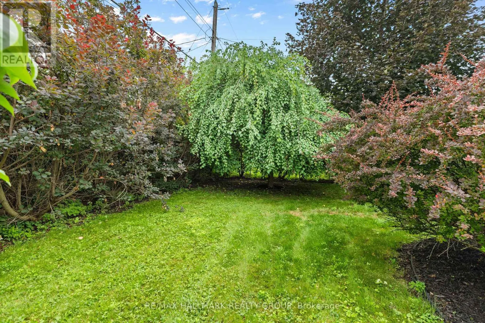 932 DRESDEN CRESCENT