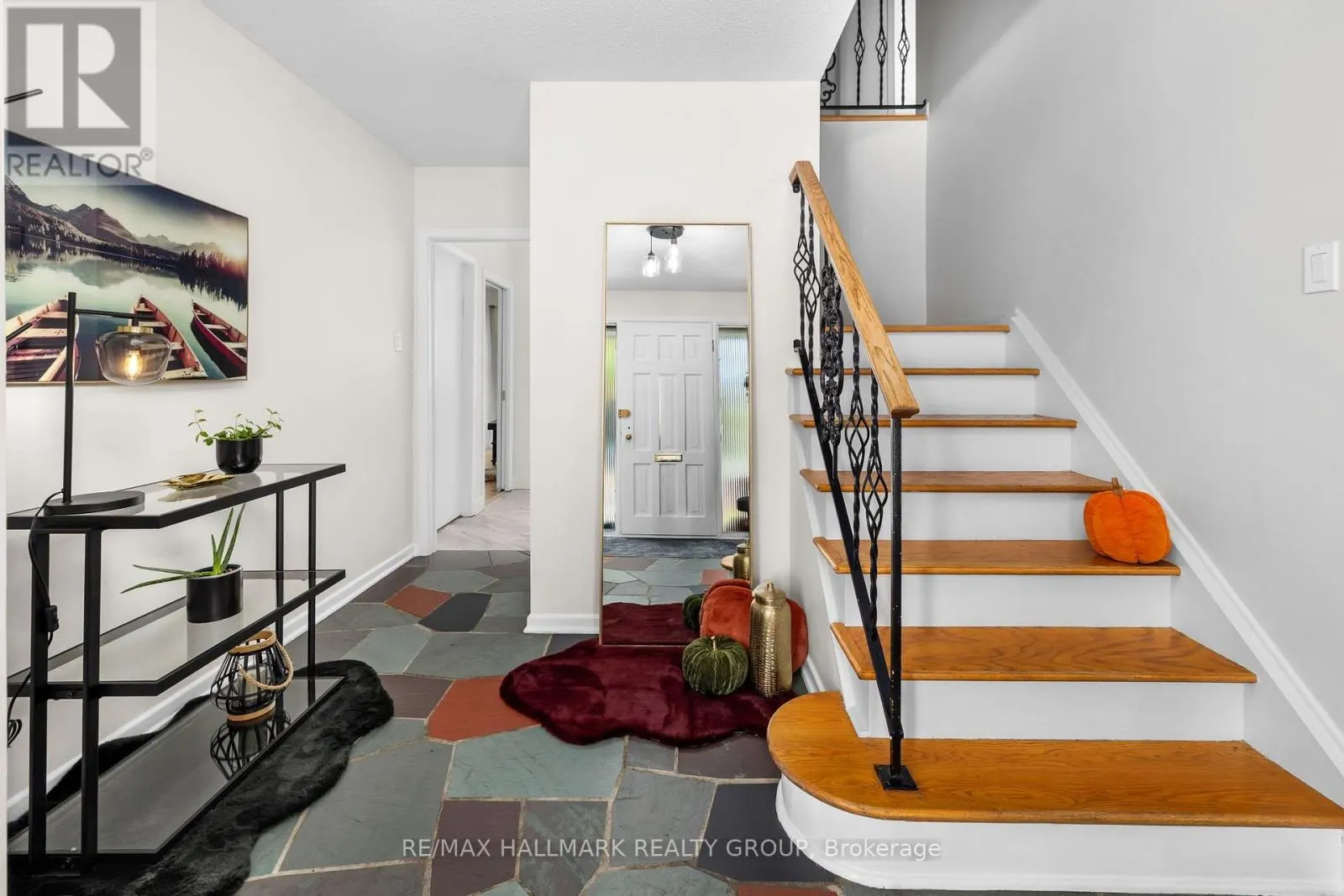 932 DRESDEN CRESCENT