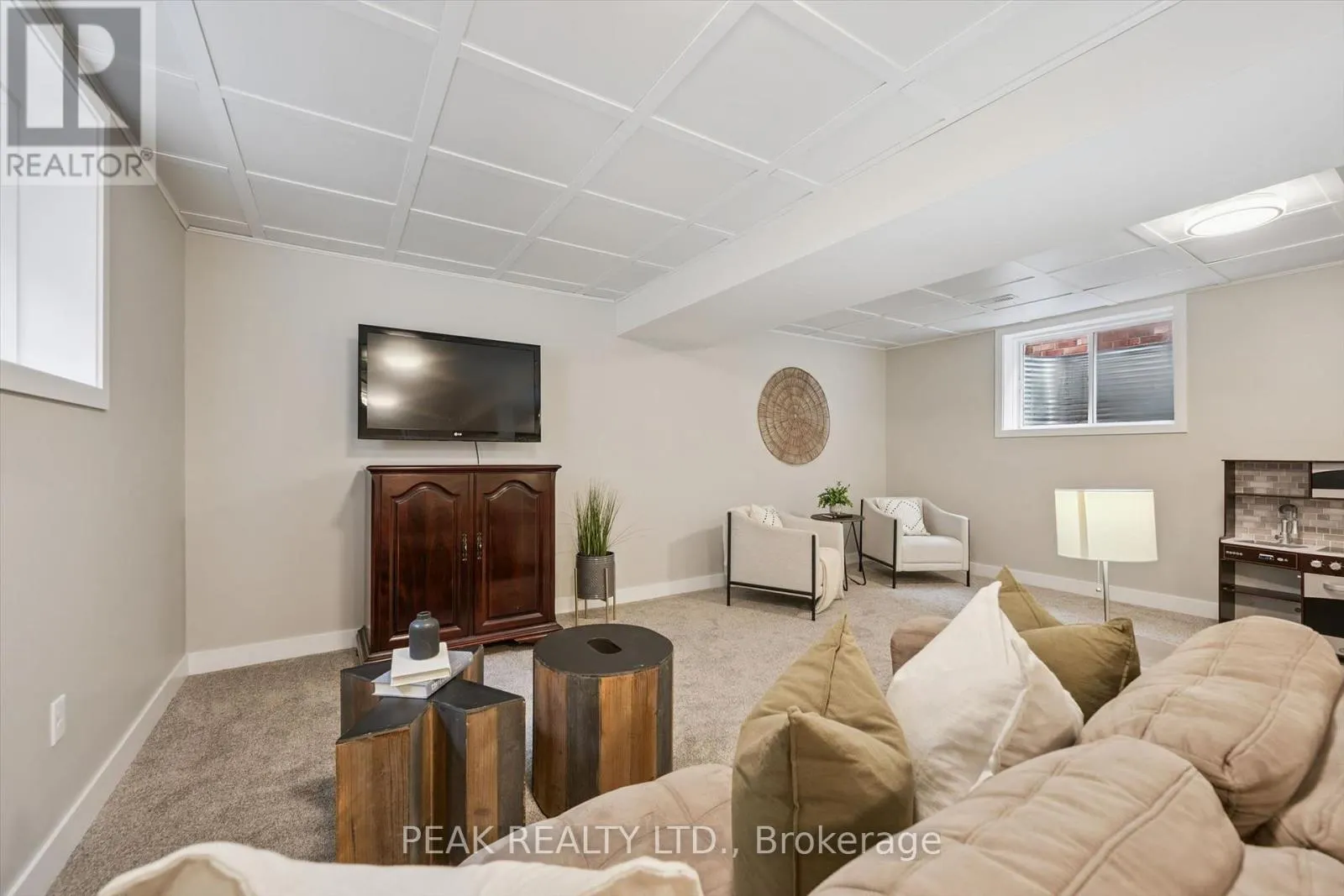 335 FINORO CRESCENT
