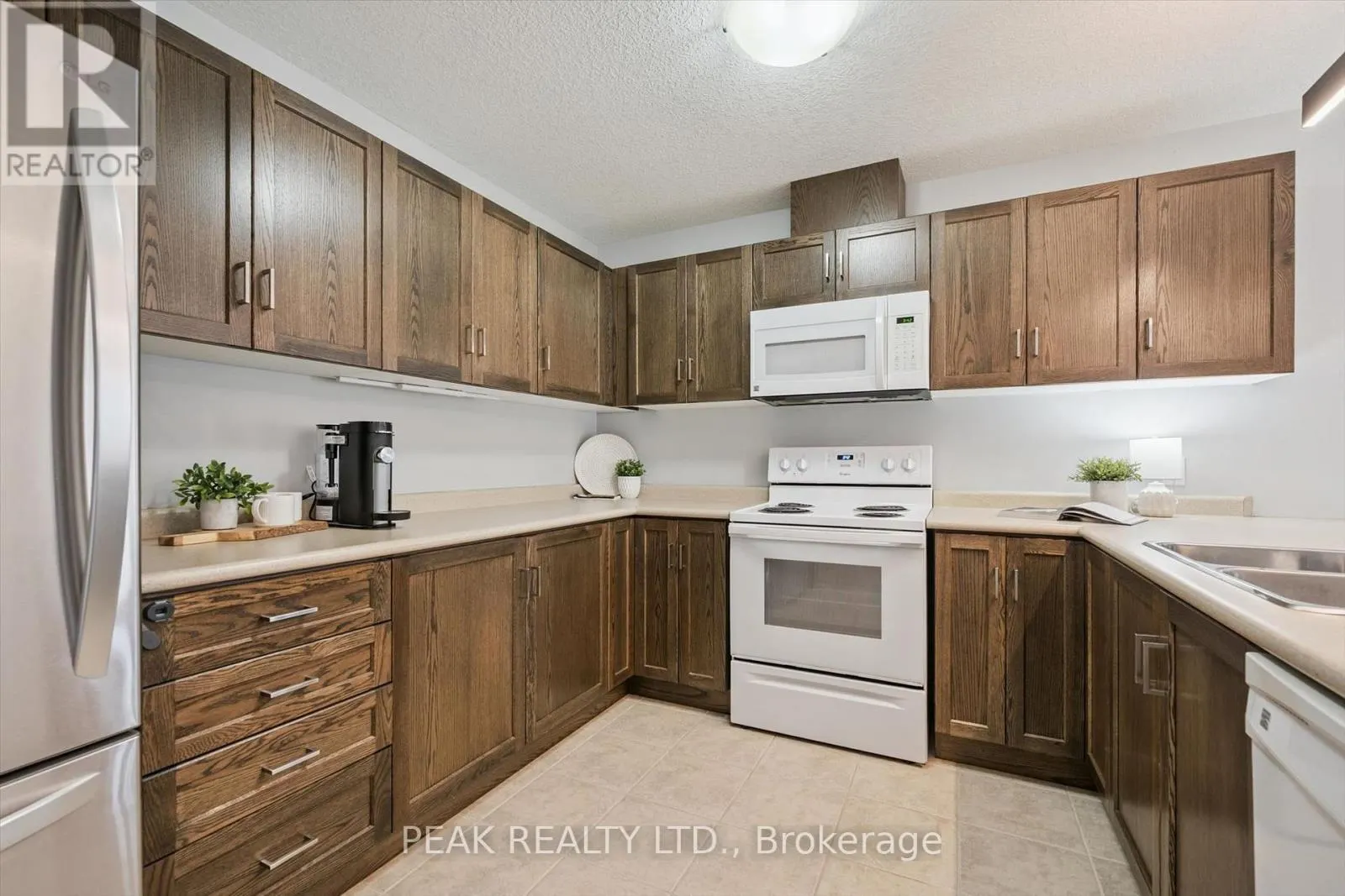 335 FINORO CRESCENT