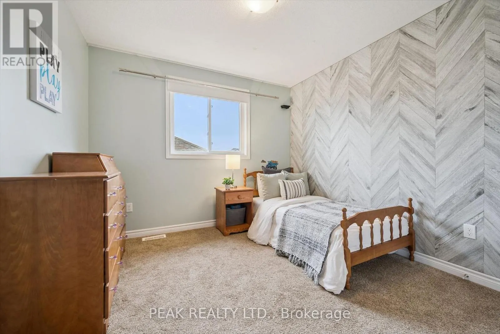 335 FINORO CRESCENT