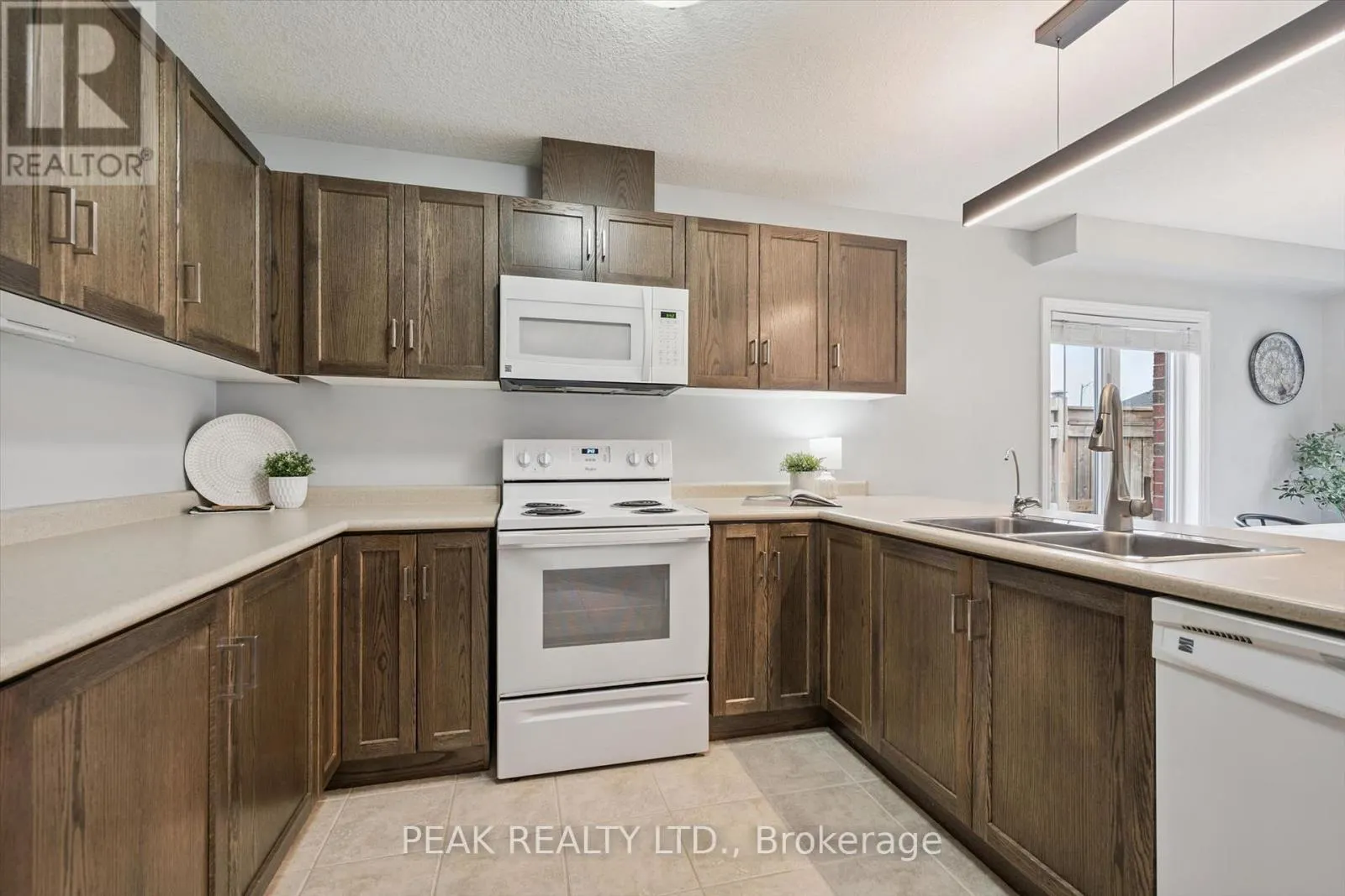 335 FINORO CRESCENT