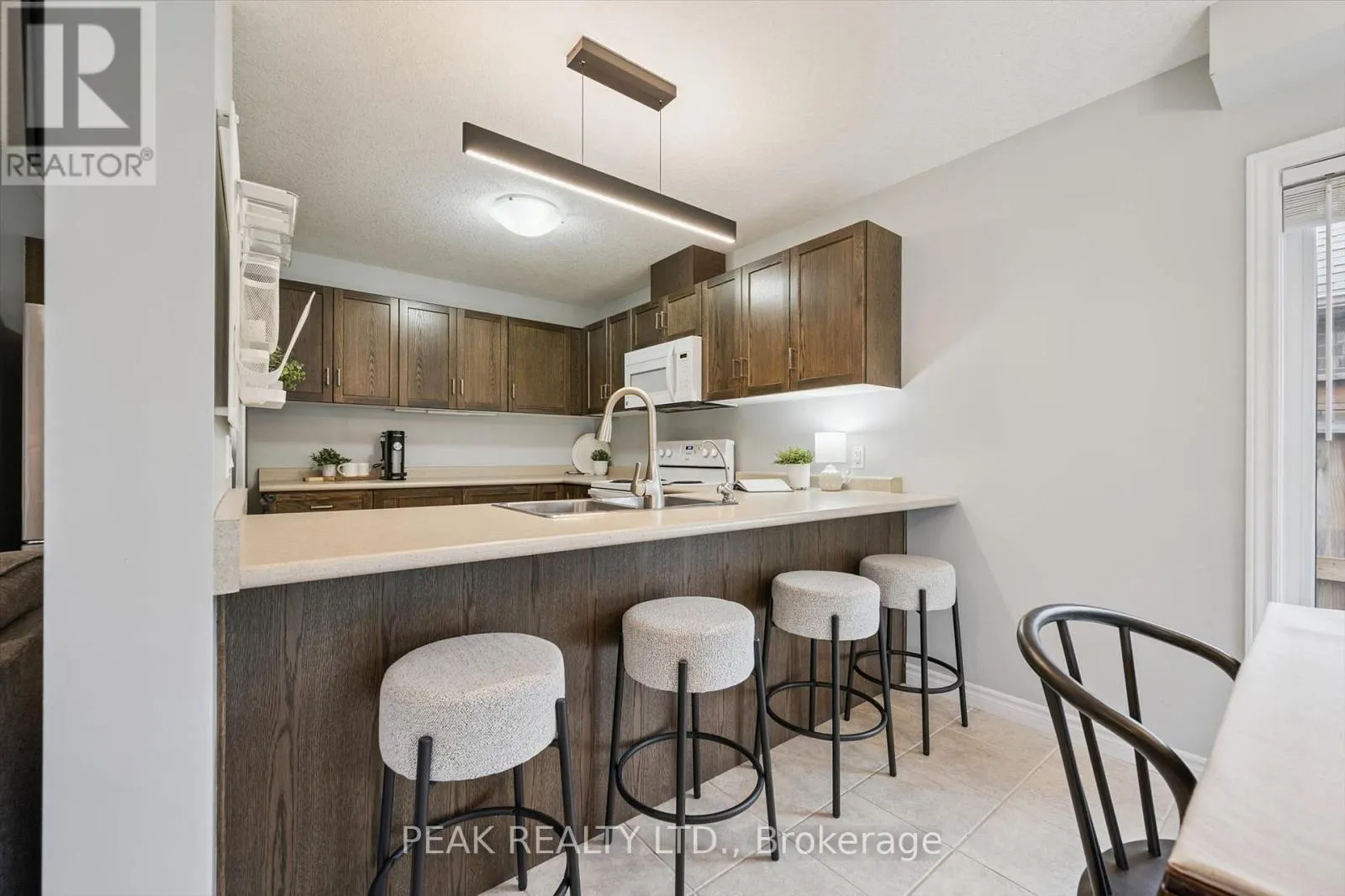 335 FINORO CRESCENT