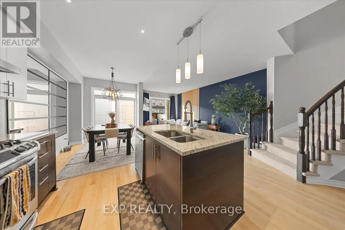 255 SHINLEAF CRESCENT