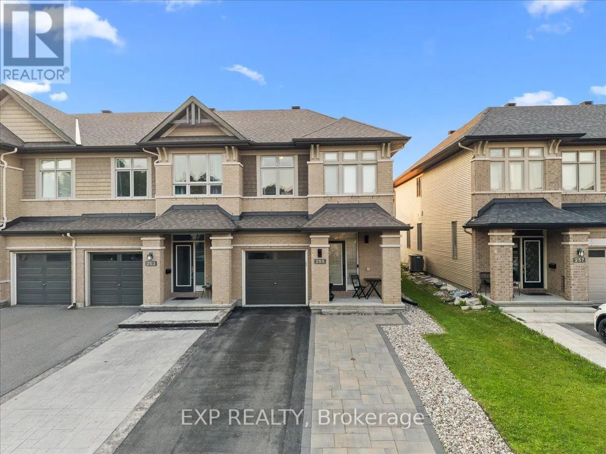 255 SHINLEAF CRESCENT