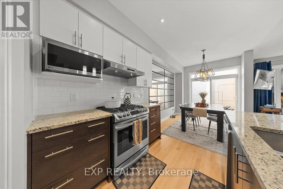 255 SHINLEAF CRESCENT