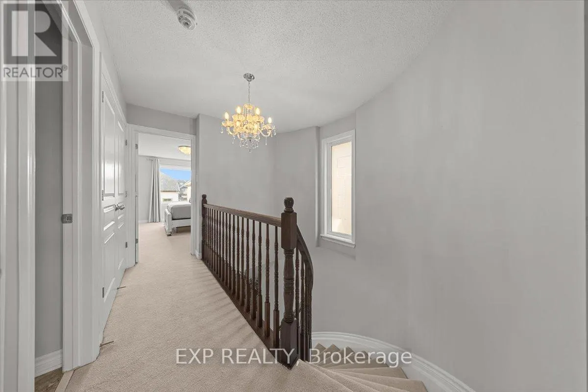 255 SHINLEAF CRESCENT