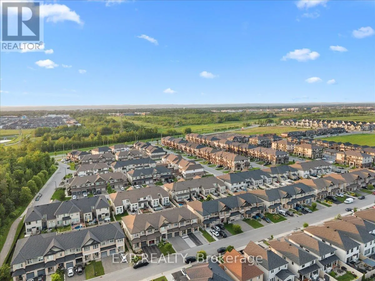 255 SHINLEAF CRESCENT