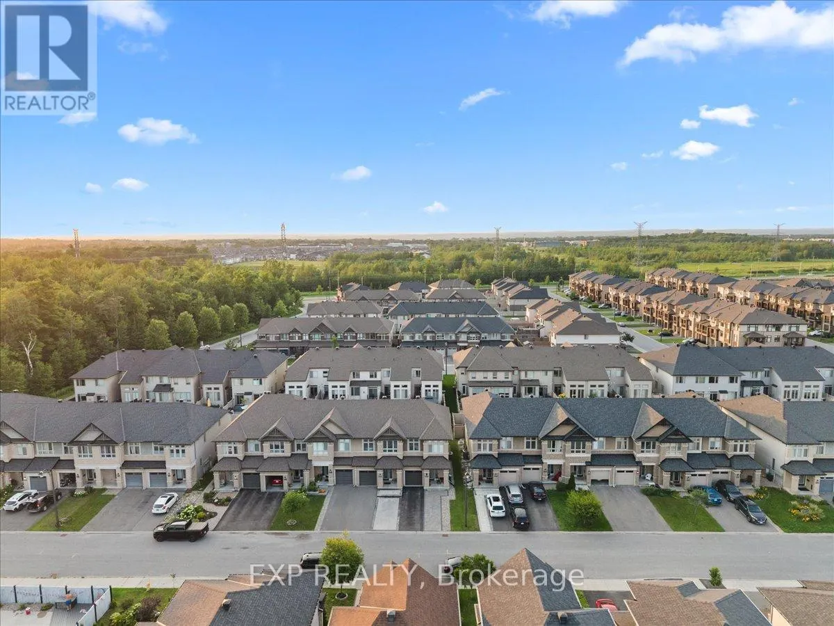 255 SHINLEAF CRESCENT