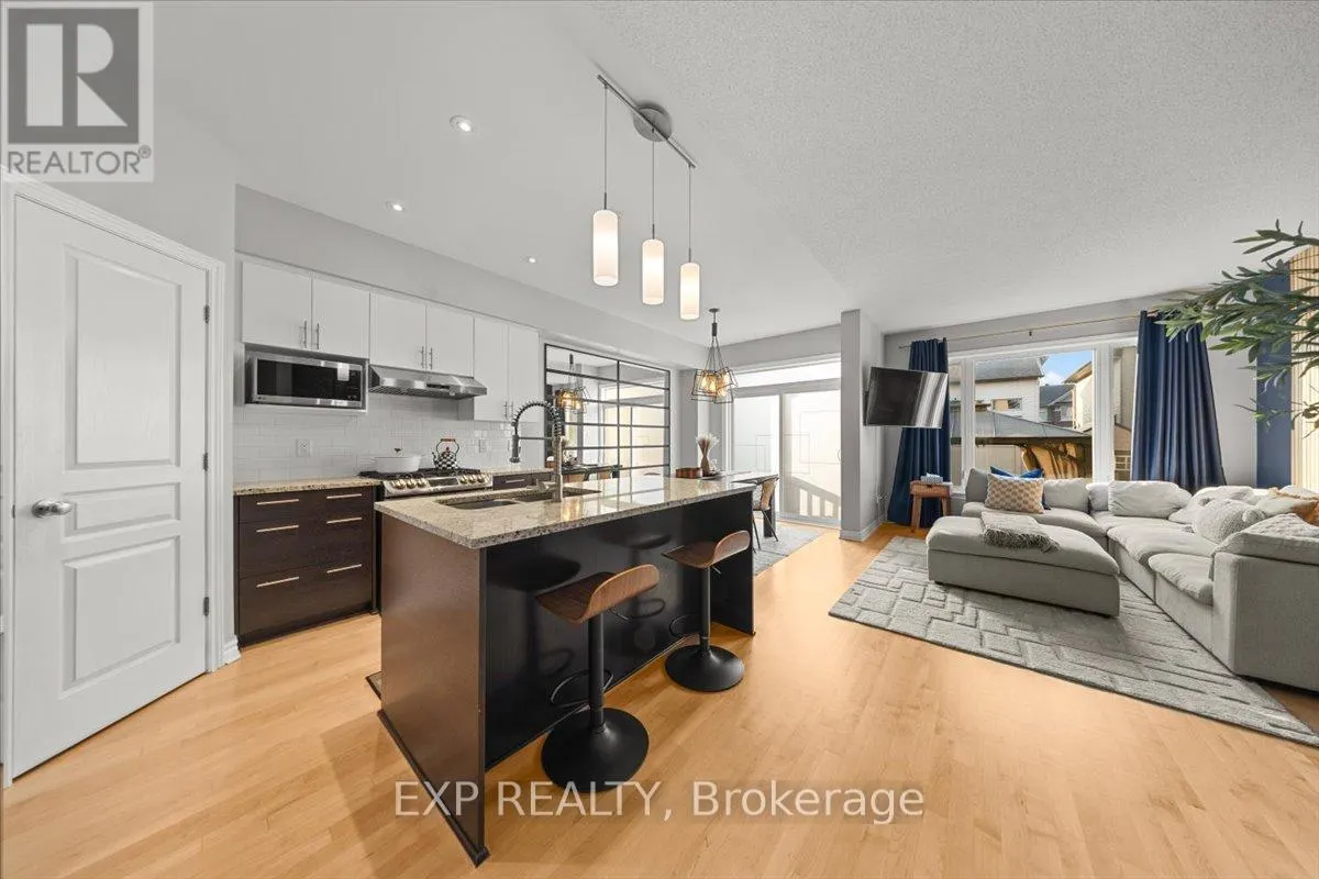 255 SHINLEAF CRESCENT