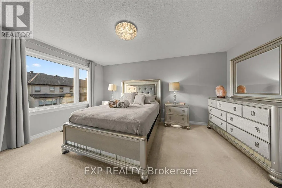 255 SHINLEAF CRESCENT