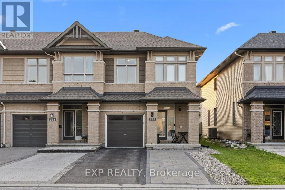 255 SHINLEAF CRESCENT