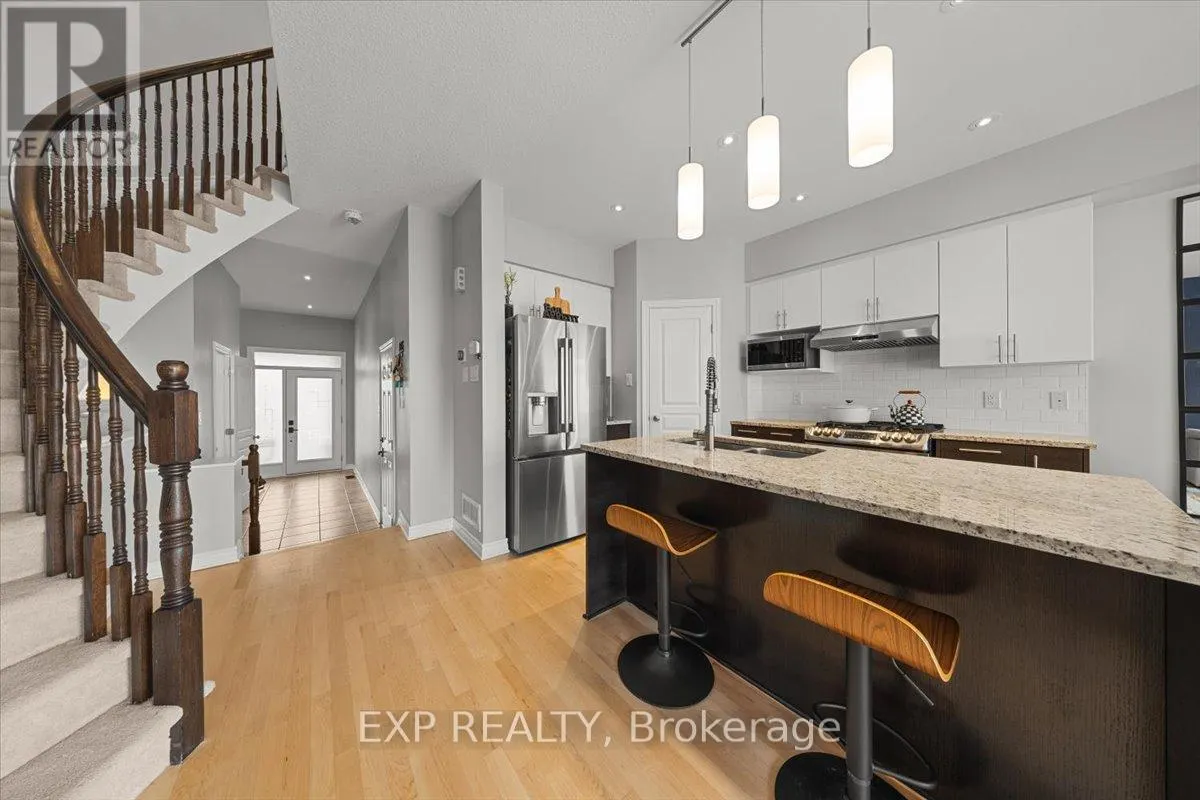 255 SHINLEAF CRESCENT
