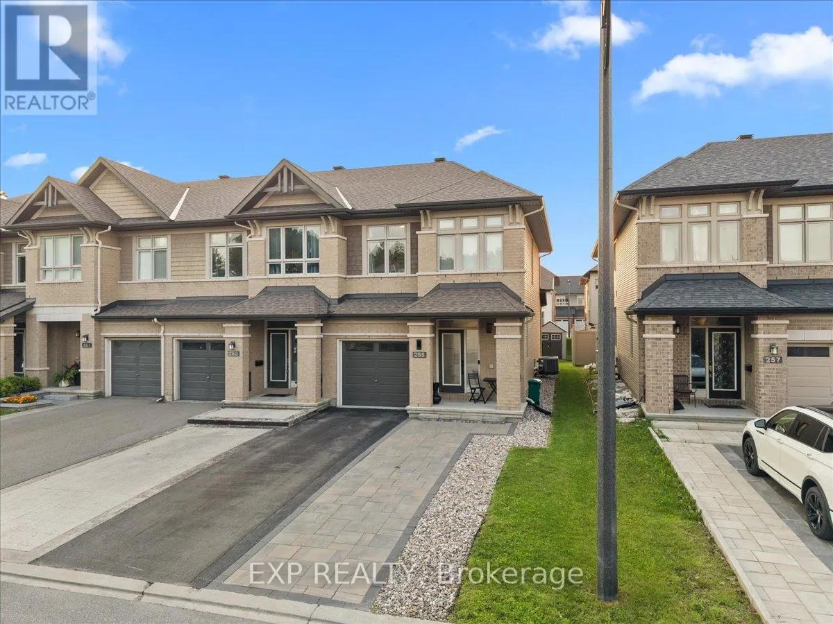 255 SHINLEAF CRESCENT