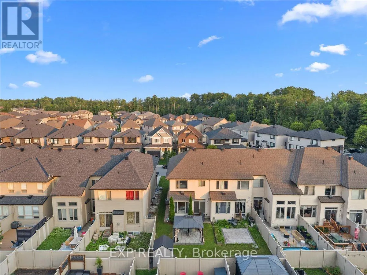 255 SHINLEAF CRESCENT