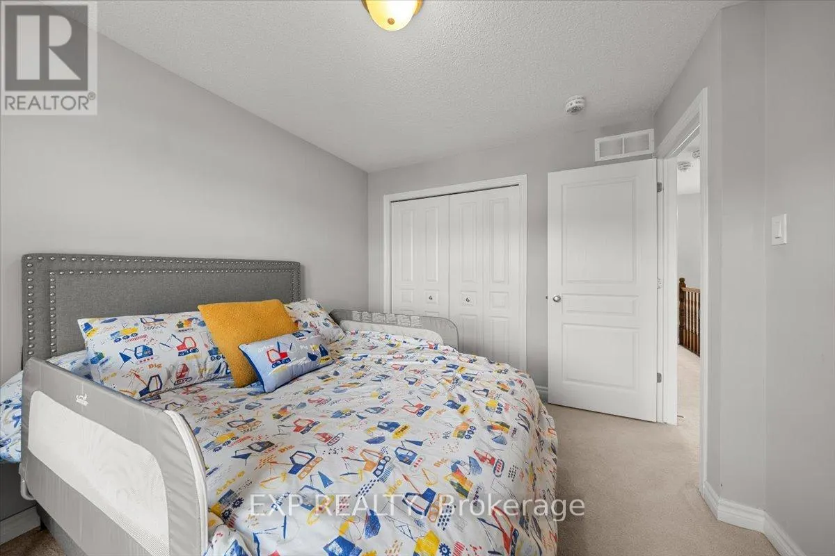 255 SHINLEAF CRESCENT