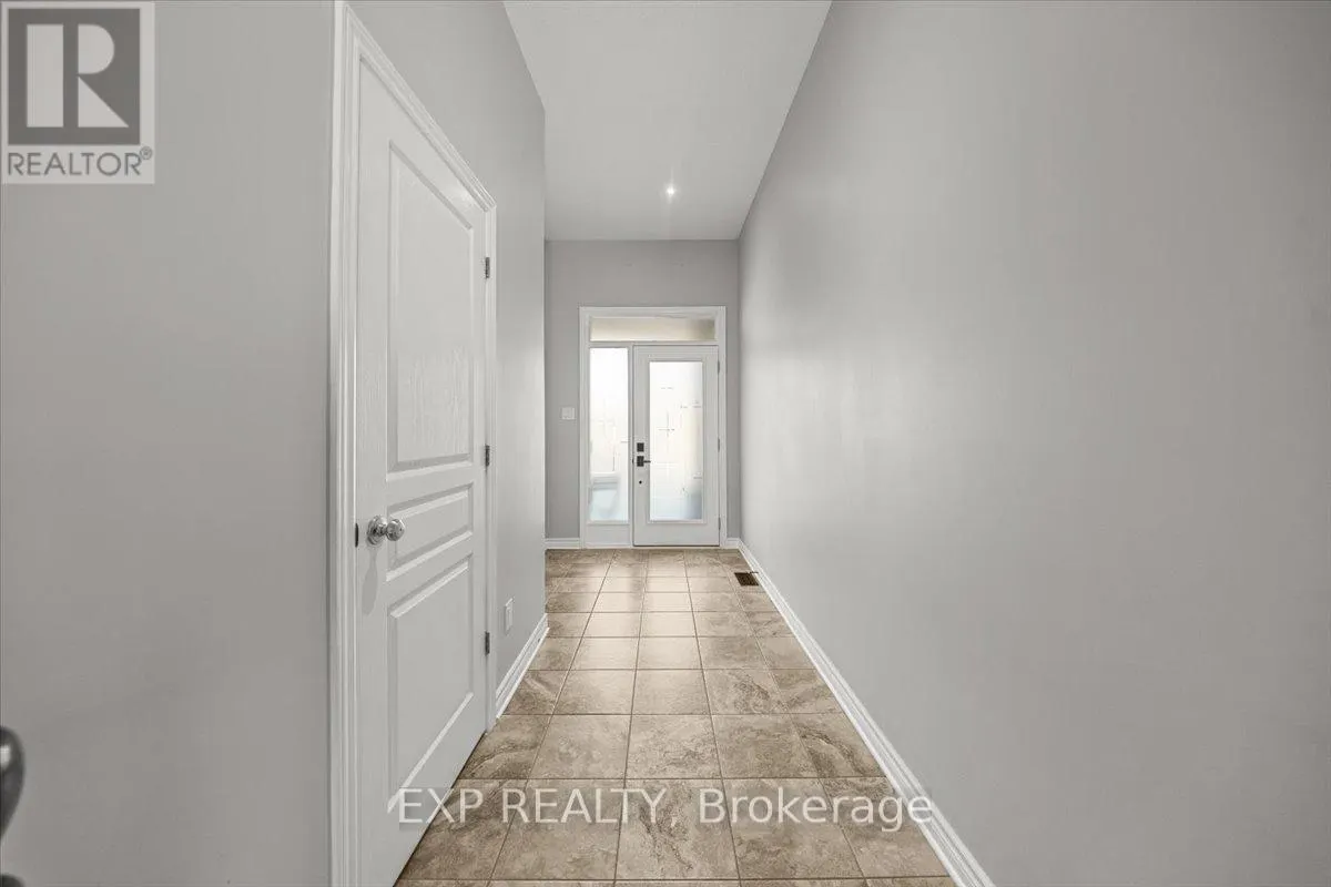 255 SHINLEAF CRESCENT