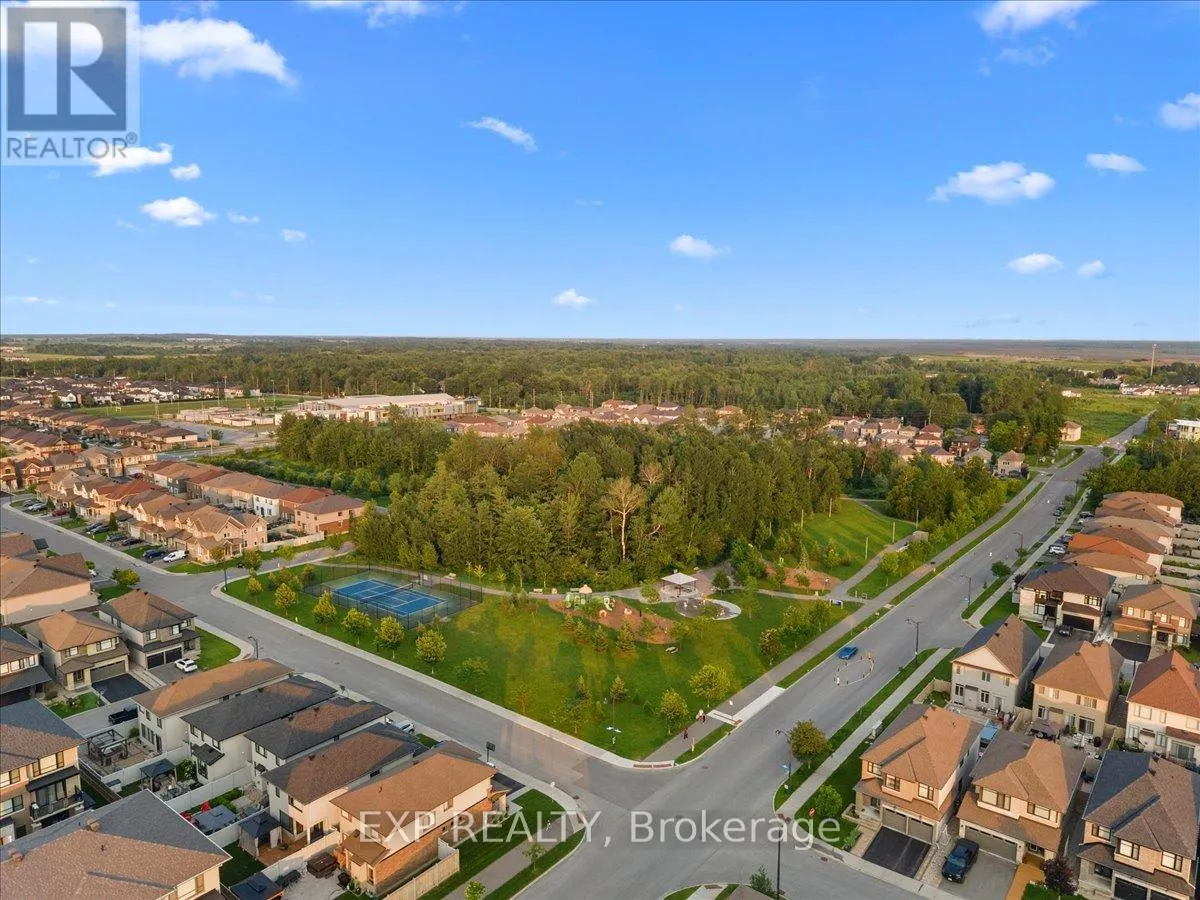 255 SHINLEAF CRESCENT