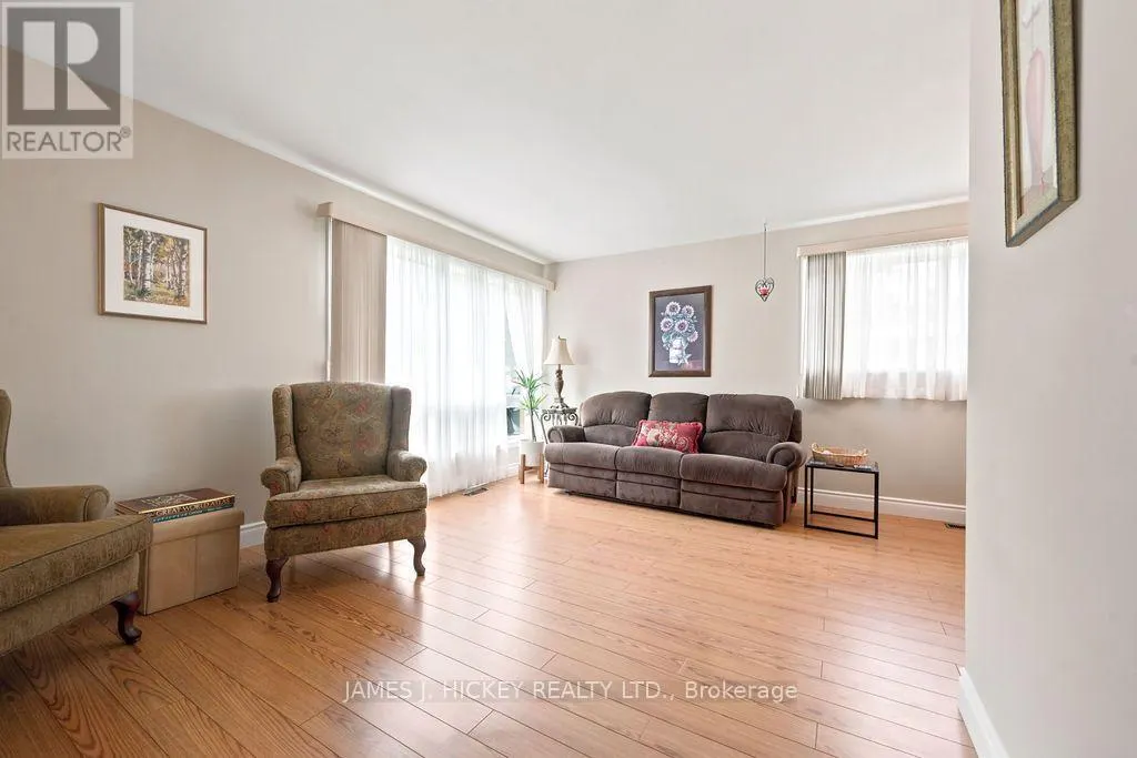 80 FRONTENAC CRESCENT