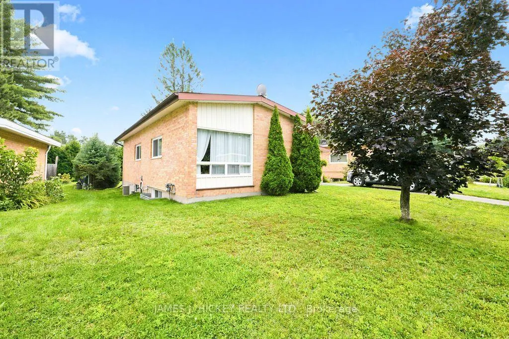 80 FRONTENAC CRESCENT