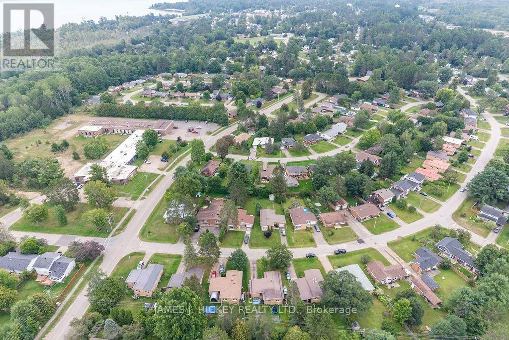 80 FRONTENAC CRESCENT