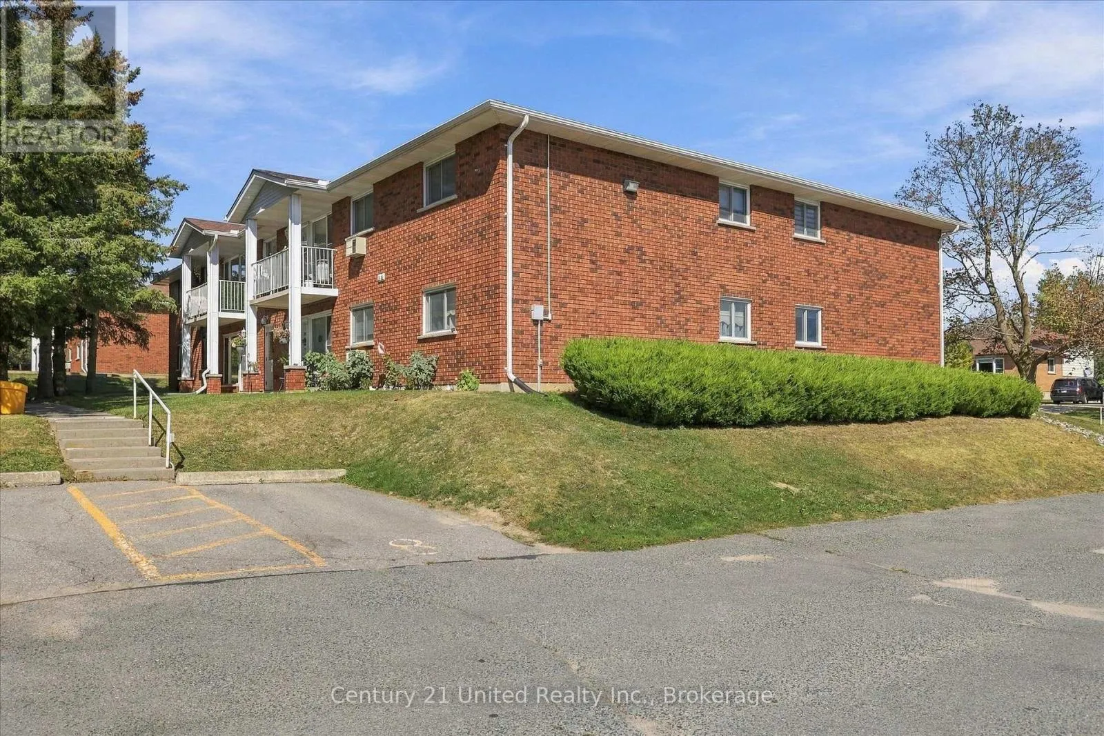 202 - 2406 MOUNTLAND DRIVE #202