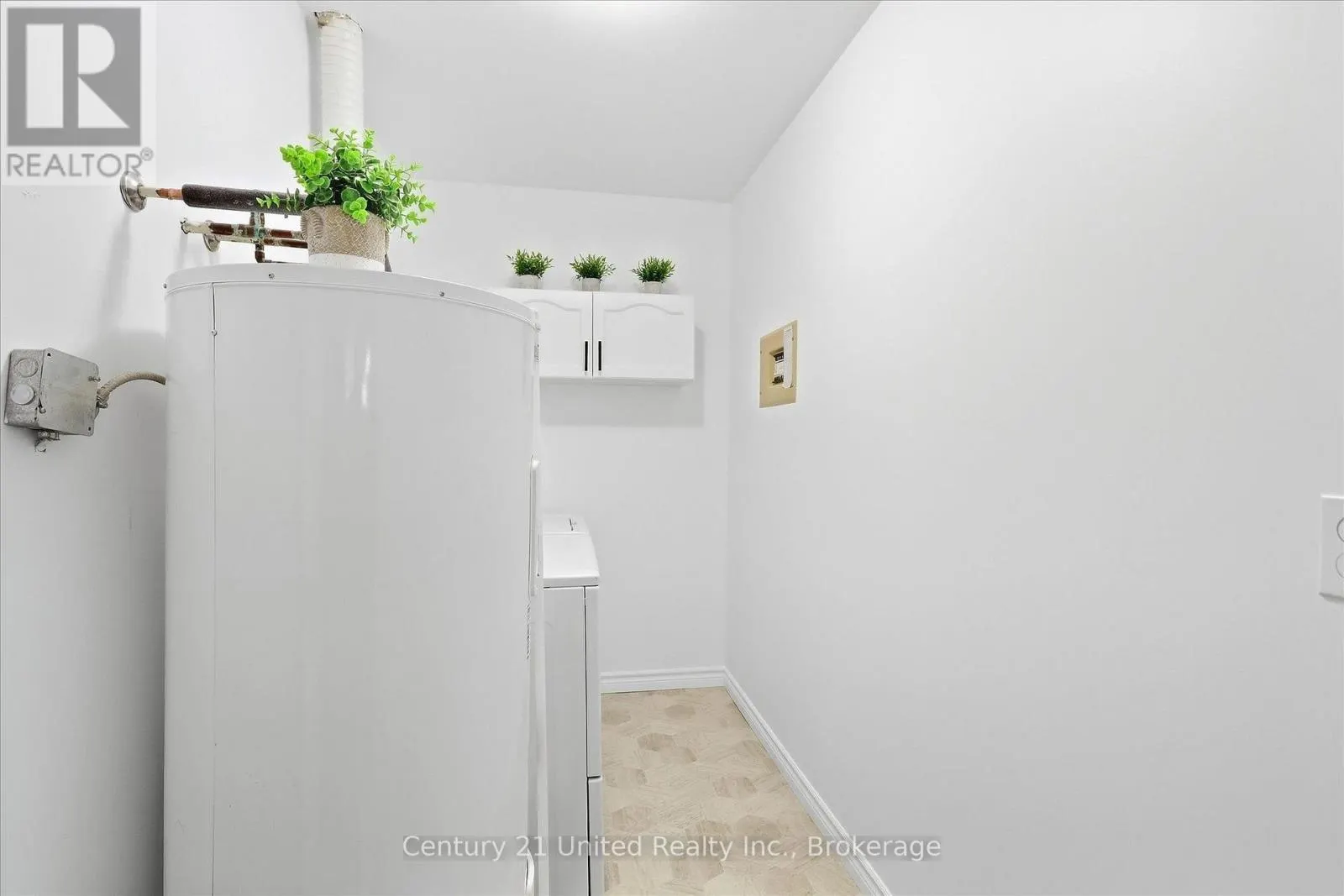 202 - 2406 MOUNTLAND DRIVE #202