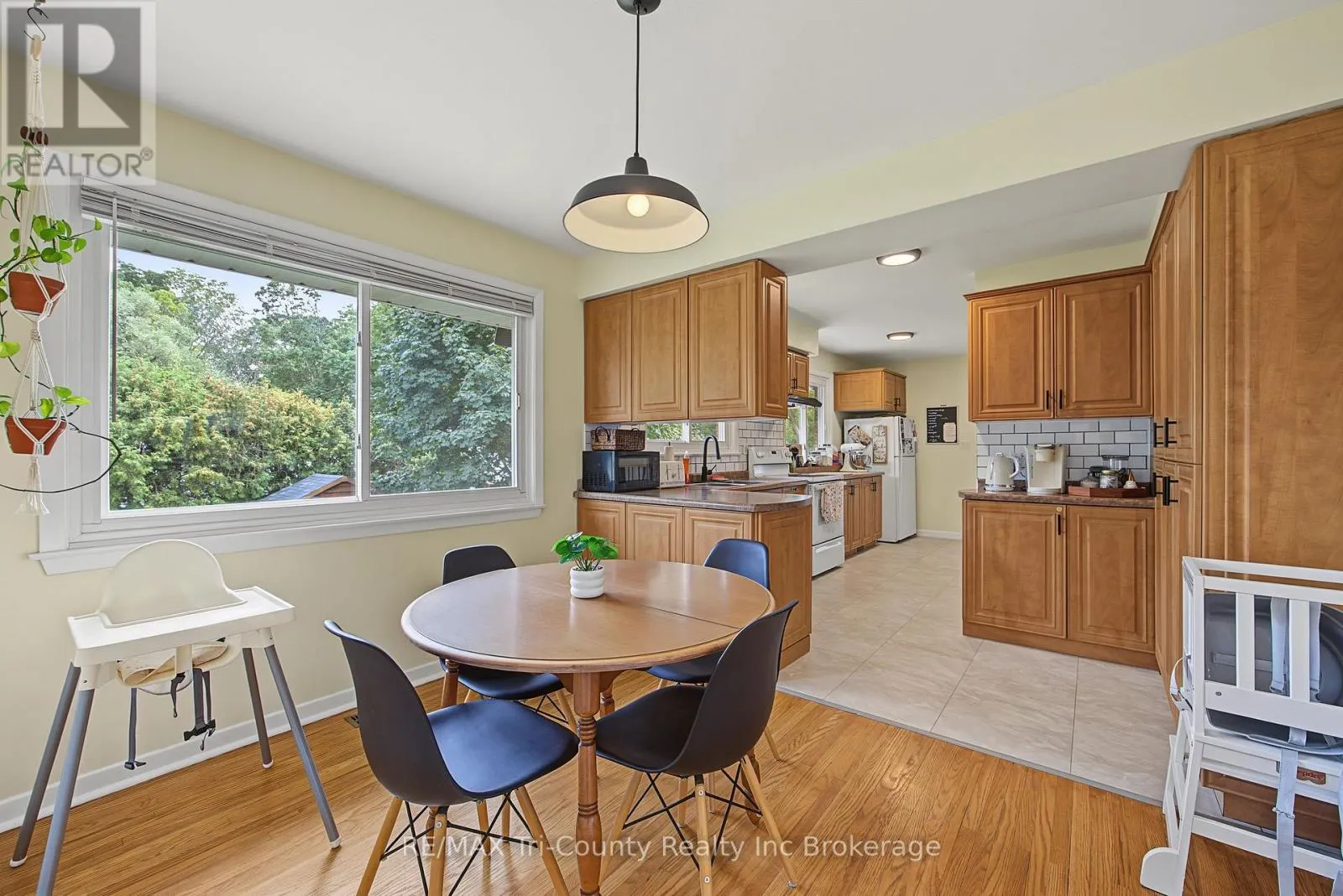 9 PARKSIDE DRIVE