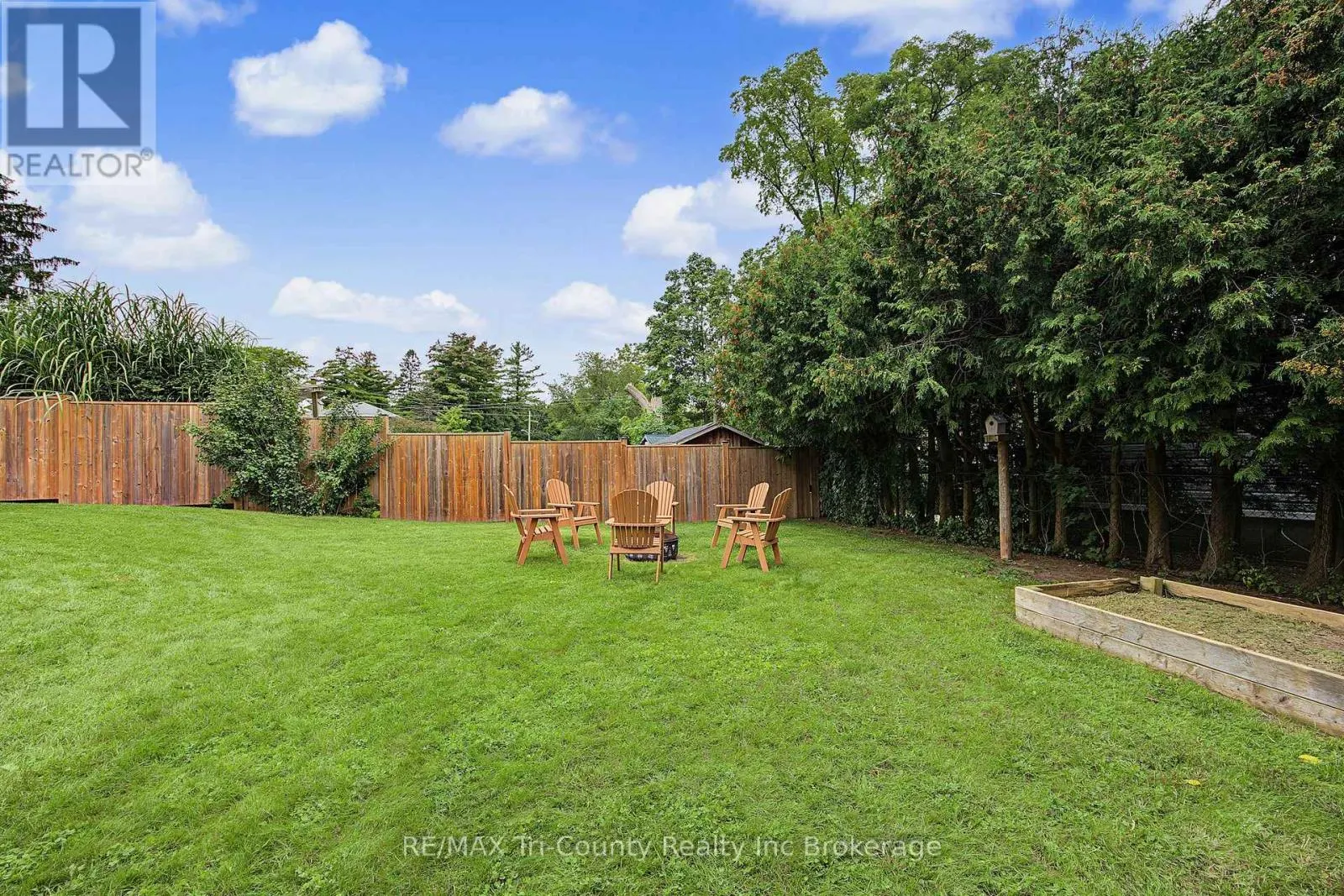 9 PARKSIDE DRIVE