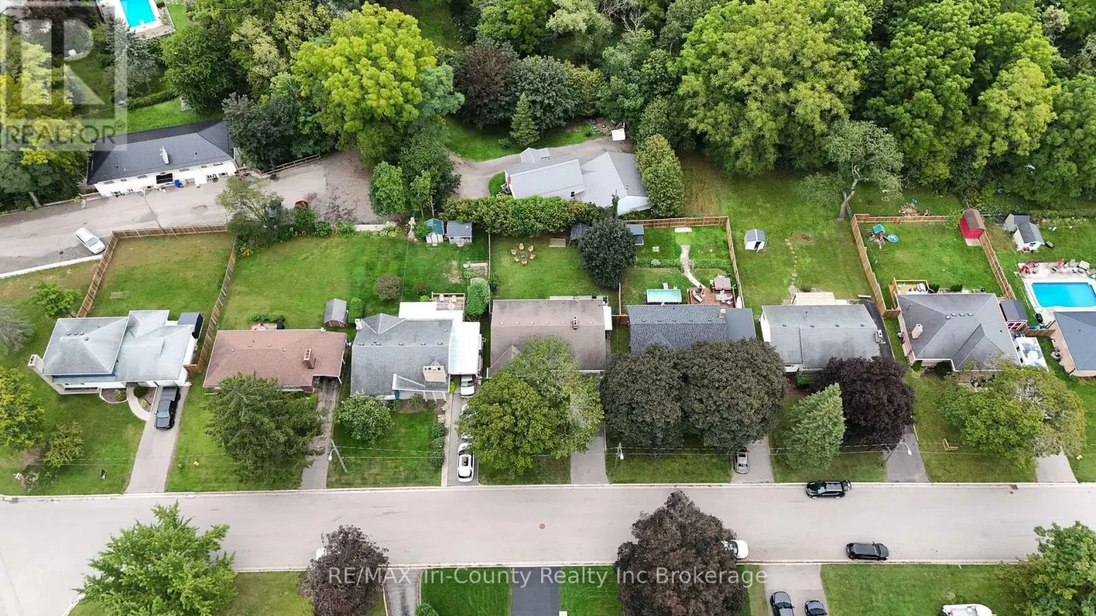 9 PARKSIDE DRIVE