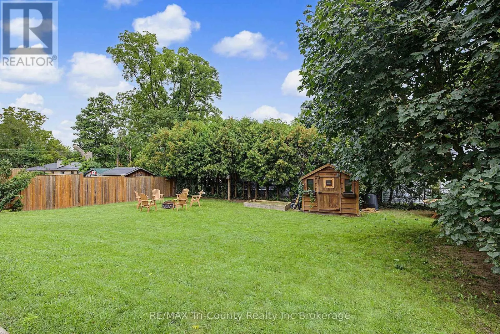 9 PARKSIDE DRIVE